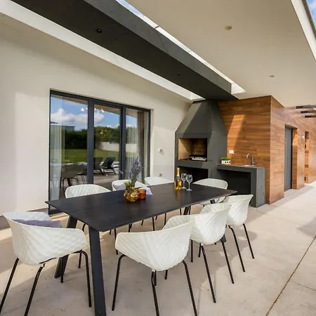 Sama By Villsy Žminj