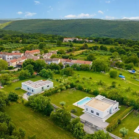 Sama By Villsy Villa *