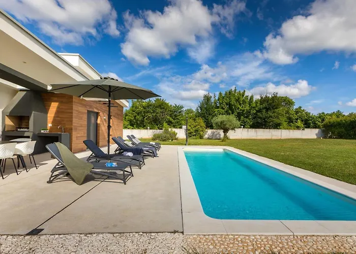 Sama By Villsy Villa